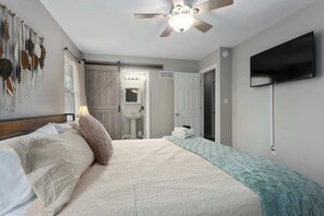 3 bedrooms, iron/ironing board, travel cot, WiFi