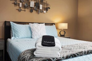 4 bedrooms, desk, iron/ironing board, travel crib