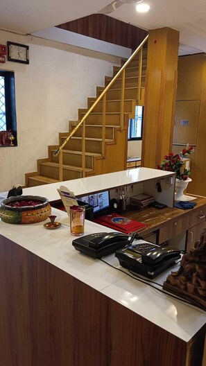 Reception - Hotel Govindam Palace (Ahmedabad)