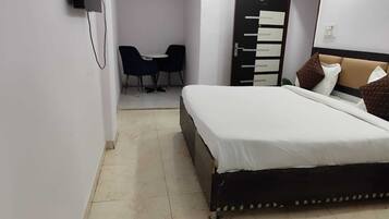 Standard Double Room | Free WiFi
