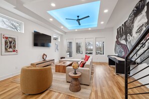 TV, fireplace - NEW! Modern Multi-Level Home | PoolTable & Rooftop (Nashville)