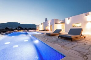 Pool - Stunning Villa on the Beautiful Island of Paros (Chrisi Akti)
