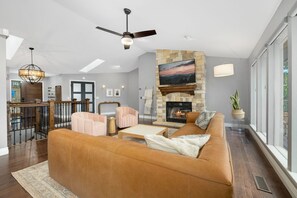 TV, fireplace, offices