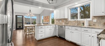 Dock Holiday-Hot Tub-Private Dock & Kayaks