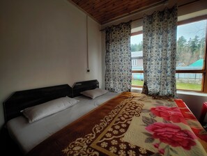 Quarto casal conforto, vista para a montanha | Wi-Fi de cortesia