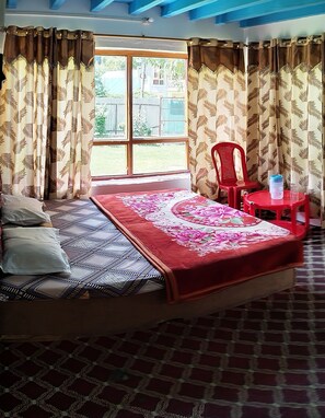 Comfort Double Room, Mountain View | Free WiFi - Royal palace  (Anantnag)