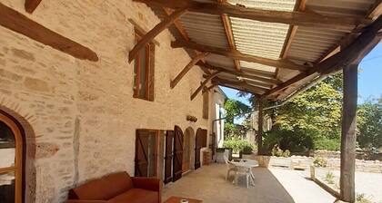 Charmante grange quercynoise du milieu du XIXĂšme siĂšcle 10 personnes