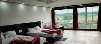 Amantran Hotel & Resort