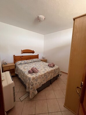 2 Schlafzimmer, Verdunkelungsvorhänge, Bügeleisen/Bügelbrett