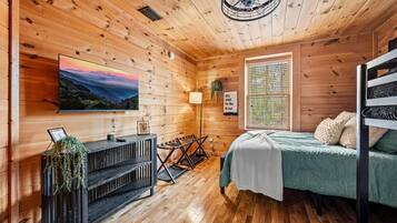 2 soverom, strykejern/-brett, wi-fi og sengetøy