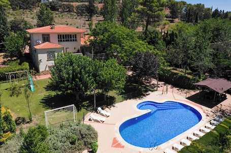 Cottage, Mountain View | 6 bedrooms, free WiFi, bed sheets