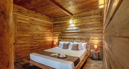 Alaya Stays Suro Woodbine Chalet Cottage