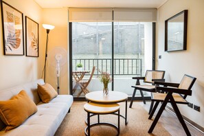 Offices - Romantic Retreat Centro Apt w Terrace (Santiago)