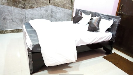 Family Studio, Balcony, City View | Desk, laptop workspace, soundproofing, free WiFi