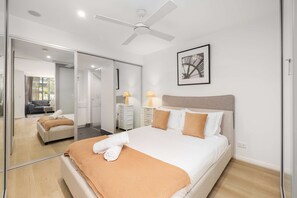 2 bedrooms, iron/ironing board, WiFi, bed sheets