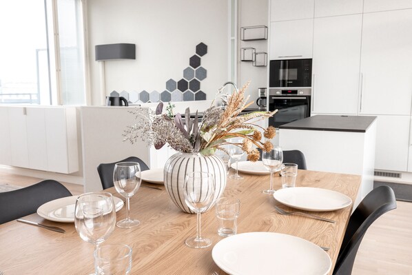 Luxury Penthouse, City View | In-room dining