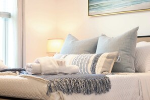 3 bedrooms, desk, iron/ironing board, travel cot