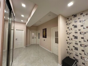 Interior - Charming 2-bedroom apartment in brilliant Bakı with AC, WiFi (Bakı)