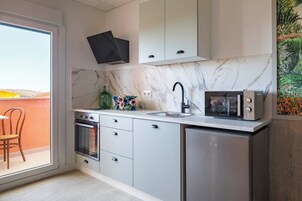 Superior Studio, Terrace | Private kitchen