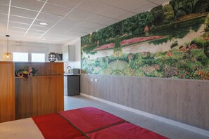 Departamento, 1 habitación, Terraza | Espacio para trabajar con laptop y tabla de planchar con plancha 
