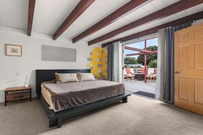 3 Schlafzimmer, Schreibtisch, Bügeleisen/Bügelbrett, Reisekinderbett