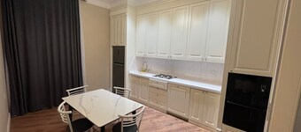 4-bedroom apartment in delightful with WiFi, AC in center