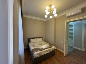 4 soverom, strykejern/-brett, wi-fi og sengetøy