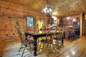 Dining - Smokey's Place | Free Night This Weekend (Blue Ridge)