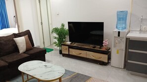 Apartemen Klasik | Area keluarga | Smart TV, Netflix, film tayangan perdana, dan layanan streaming