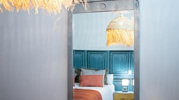 Superior appartement, 3 slaapkamers | Een bureau, een laptopwerkplek, een strijkplank/strijkijzer, gratis wifi