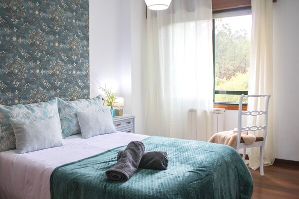 Apartment, 3 Bedrooms | Desk, laptop workspace, iron/ironing board, free WiFi - Luxury Singular Apartments Green (Teo)