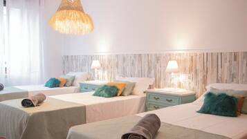 Căn hộ, 4 phòng ngủ | 4 phòng ngủ, bàn, khu vực làm việc phù hợp cho laptop