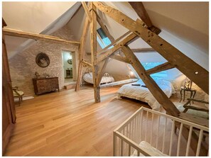 11 bedrooms, bed sheets