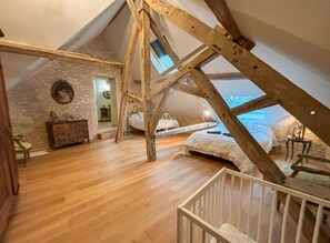 11 chambres, Wi-Fi, draps fournis