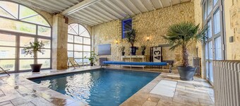 17th century manor house and barns*Indoor pool*22 Pers