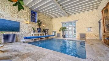 Piscine couverte, piscine chauffée