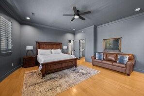 7 bedrooms, free WiFi, bed sheets - 7 Bedroom Mansion in Gatlinburg! Wow!!! (Gatlinburg)