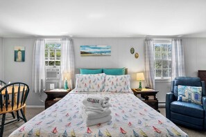 5 bedrooms, iron/ironing board, WiFi, bed sheets