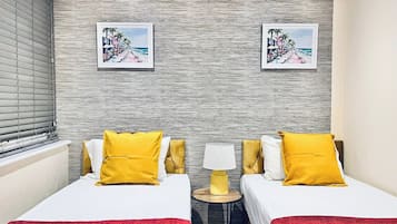 4 phòng ngủ, bàn ủi/dụng cụ ủi quần áo