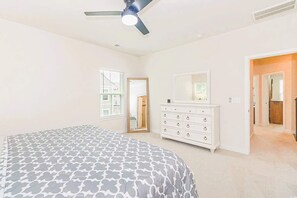 5 Schlafzimmer, Bügeleisen/Bügelbrett, Reisekinderbett, kostenloses WLAN