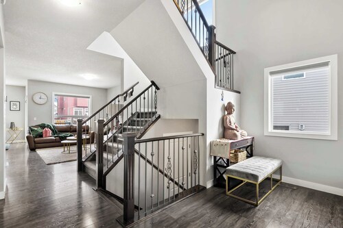 Family Home w/ Free Banff Pass, Kids Play Den