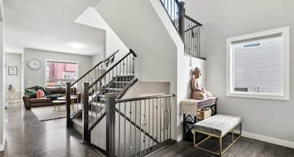Family Home w/ Free Banff Pass, Kids Play Den