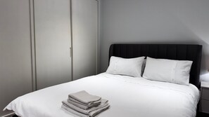 Căn hộ | 1 phòng ngủ, bàn ủi/dụng cụ ủi quần áo 