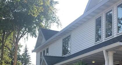 Spacious 5-bedroom house in terrific Detroit Lakes with WiFi, AC on Detroit lake