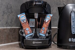 Apartment | Coffee and/or coffee maker - Cave Dunes 2 bed 2 Bath, Freepark, Netflix (Birmingham)