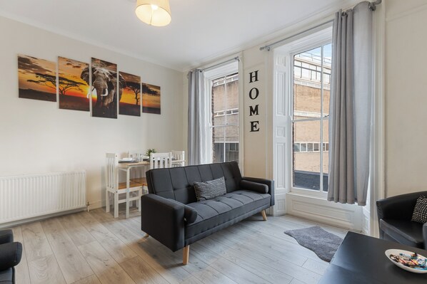 Casa | Zona de estar | Una televisión