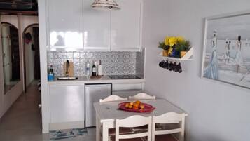 Appartement, 1 slaapkamer, roken, balkon | Dineerruimte