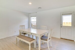 Interior - 7 Mi to Alamo Ranch Mall: Home w/ Large Yard! (San Antonio)