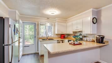 Apartment (2 Bedrooms) | Bahagian dalam