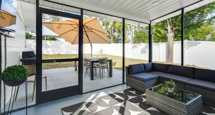 Mid-century Lakeland Home w/ Game Room!